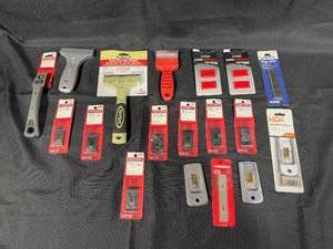 lot 344 image: Set of Assorted Paint Scrapers and Blades