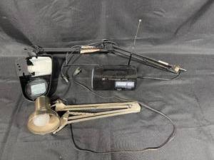 lot 352 image: Vintage Desk Lamps and Supersonic AMFM Radio
