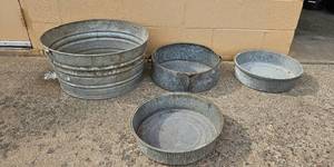 lot 294 image: Set of 4 Vintage Galvanized Steel Wash Tubs
