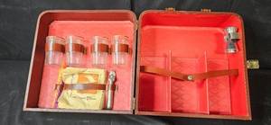 lot 386 image: Vintage Travel Bar Set with Glassware and Tools