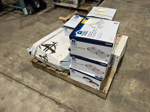 Pallet of Light Fixtures