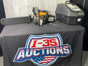 lot 148 image: Poulan 50cc Chainsaw