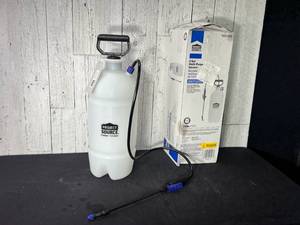 lot 447 image: 2 Gallon Sprayer