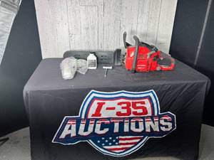 lot 450 image: Craftsman S1600 42cc Chainsaw