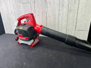 lot 464 image: Craftsman Gas Leaf Blower  Parts or Repair