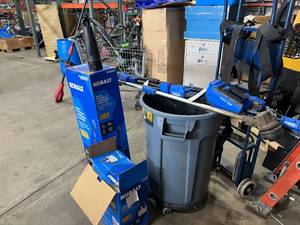 lot 197 image: Kobalt Lawn Tools