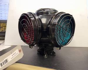 lot 1002 image: ADLAKE Railroad Light Signal with Red and Blue Lenses