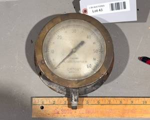 lot 1043 image: Vintage Crosby Oil Cooler Water Gauge - 60 PSI