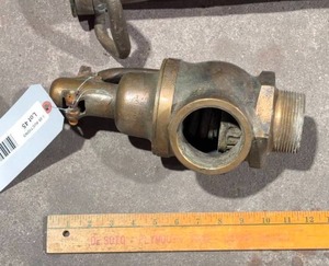 lot 1045 image: Vintage Brass Hose Bib