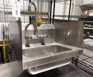 lot 132 image: Stainless Steel Commercial Handwashing Sink - Restaurant Equipment