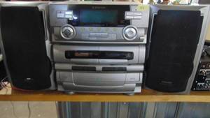 lot 52 image: Emerson Shelf Stereo with Speakers. Turntable, Disc, Cassette and Radio
