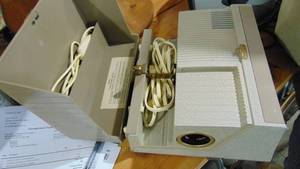 lot 60 image: Sawyers 500R Projector with Remote