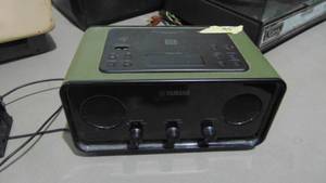 lot 85 image: Yamaha Radio TBX-872. No cord