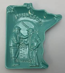 RARE Vintage 1960's MINNESOTA TWINS Ashtray Haeger Pottery AQUA Ashtray (From Herb Carneals Estate) Tiny Chip Present
