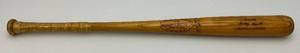 lot 9 image: Vintage Louisville Slugger No. 125 (Mickey Mantle) Bat 33 34