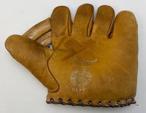 lot 11 image: Vintage Joe Medwick K177 Baseball Glove