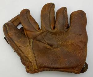 lot 12 image: Vintage Nokona G8 Baseball Glove