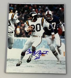 lot 86 image: Minnesota Vikings BOBBY BRYANT Autographed 8 x 10 Photograph In Protective Sleeve