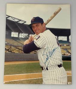 lot 123 image: Minnesota Twins BOB ALLISON Autographed 8 x 10 Photograph In Protective Sleeve