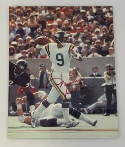 lot 126 image: Minnesota Vikings TOMMY KRAMER Autographed 8 x 10 Photograph In Protective Sleeve