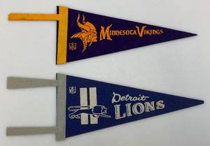 lot 144 image: Vintage (1970s) Miniature Felt Pennants 5 x 12 Iminnesota Vikings & Detroit Lions