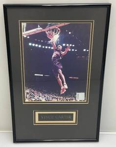lot 168 image: VINCE CARTER Framed Photo 11 x 17