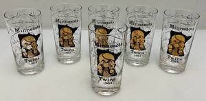 lot 214 image: 1964 Minnesota Twins Baseball Glass Cups With Gold And Black Print 1 Gold Worn Off (Set Of 6)