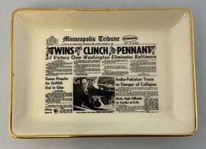 lot 221 image: Very RARE 1965 Minnesota Twins Pioneer Press Ceramic Tray  Twins Clinch Pennant AL Champions 5 14 x 7 38