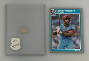lot 274 image: 1985 Fleer #286 KIRBY PUCKETT Rookie Card (In Protective Sleeve)