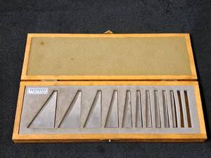 lot 19 image: Testech Angle Block Set with Wooden Case