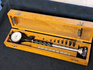 lot 16A image: Yuasa No. 360-200 Gauge with Wooden Case
