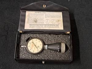lot 14 image: Swiss Precision Instruments Chamfer Gage with Case