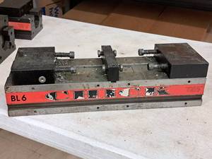 lot 38 image: Hydraulic Machine Vise - Chick BL6