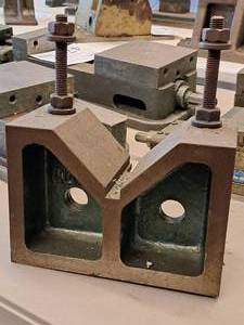 lot 49 image: Machinist V-Block