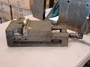 lot 48A image: 6 Precision Lock Down Vise
