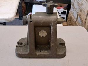lot 28 image: Cushman Chucks Tailstock