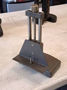 lot 31 image: Mahr Height Stand for Pocket Surface Gauges