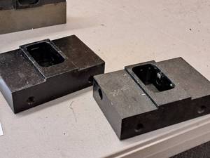 lot 84 image: Lot of (2) CNC Lathe Tool Holders 1-34x5-34x3-34