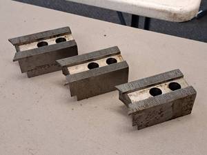 lot 79 image: Lot of (3) Ram Chuck Jaws 2x3-78x1-34 - Dillon KW12B-55L