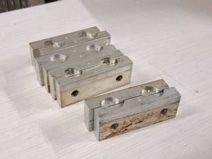 lot 93 image: 4 sets of 2 4 Aluminum Vise Jaws
