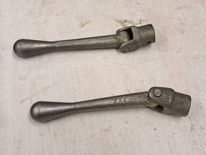 lot 107 image: Lot of (2) 7-12 Machining Tool Handles