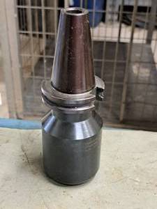 lot 138 image: 2-12 Milling Machine Tool Holder - Carboloy Systems CV40-EM4.62-1500 L.C. 1887