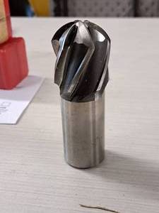 lot 174 image: 1-12 End Mill Cutting Bit