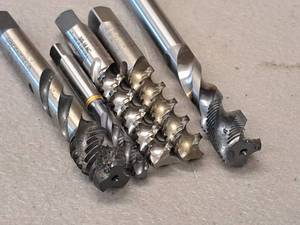 lot 253 image: Lot of (5) Drill Bits  Assorted