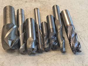 lot 267 image: Lot of (8) End Mill Bits  Assorted