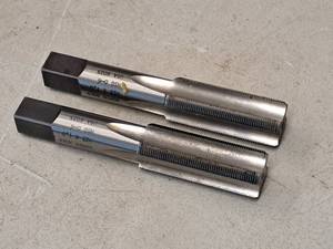 lot 302 image: Lot of (2) North American M22x1.0 HSG D-6 USA 6025 Threaded Taps