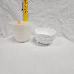 lot 5 image: 2 Milk Glass Bowls