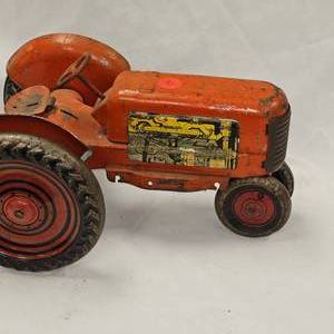 lot 30 image: Large Vintage 1940s Marx Pressed Tin Litho Tractor