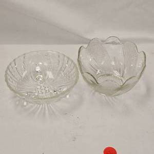 lot 32 image: Anchor Hocking Burple Inspiration Glass Dessert Bowl & Vintage Fireking Lotus Leaf and Blossom Dessert Dish