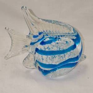 lot 38 image: Malta Hand BlownGlass Art Sculptured Fish Paperweight